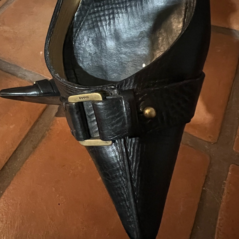 Gucci Black Leather Mules with Heels and Brass Buckle - Picture 6 of 7